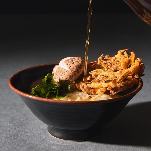 18년 소바 베테랑이 만든 일본식 야채튀김우동